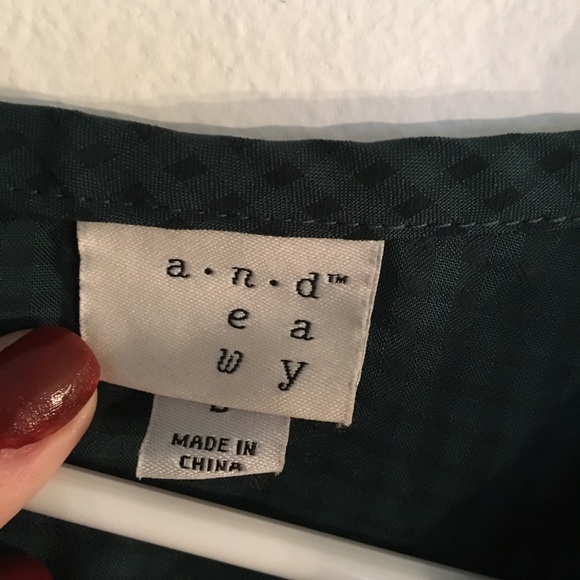 A.N.D EA WY Ruffle Top - Picture 4 of 4